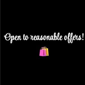 Come check out my closet! Open to reasonable offers on most available items!🛍️😊